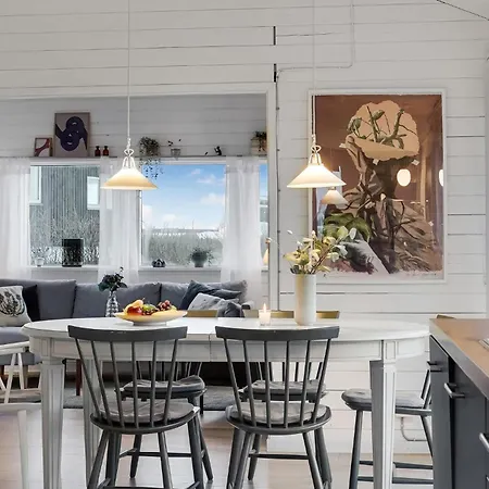 Three-Bedroom Holiday Home In Lokken