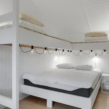 Three-Bedroom Holiday Home In Lokken *