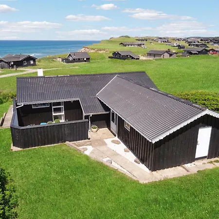 Feriehus Three-Bedroom Holiday Home In Lokken *