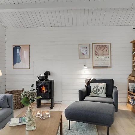 Three-Bedroom Holiday Home In Lokken Feriehus *