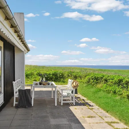 Feriehus Three-Bedroom Holiday Home In Lokken *